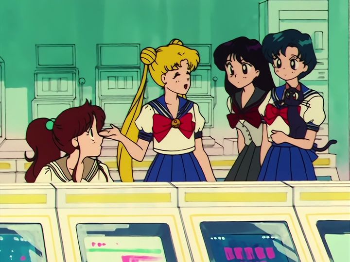 Makoto, Usagi, and the man at the crane game