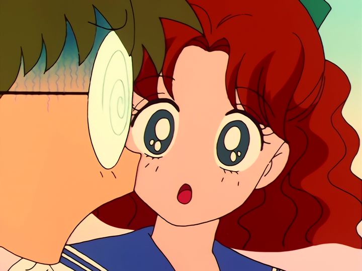 Umino asks Usagi for advice and becomes Tuxedo Umino Kamen