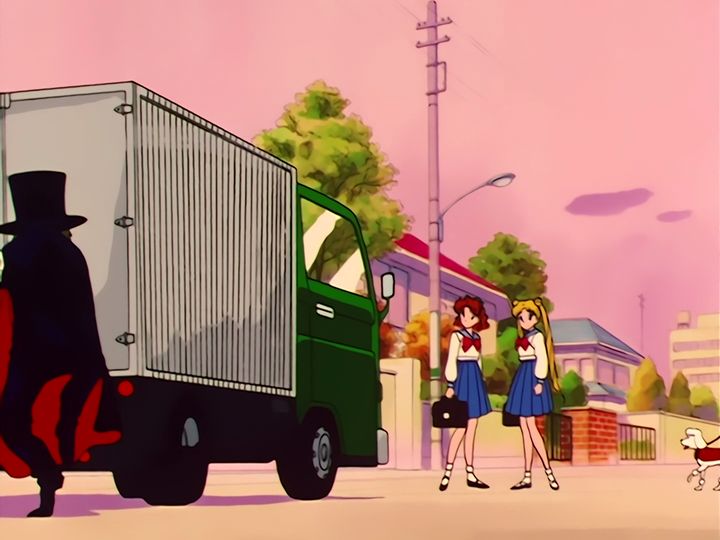 Umino asks Usagi for advice and becomes Tuxedo Umino Kamen