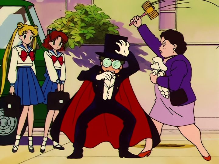 Umino asks Usagi for advice and becomes Tuxedo Umino Kamen