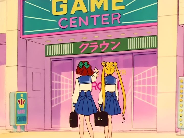 Umino asks Usagi for advice and becomes Tuxedo Umino Kamen