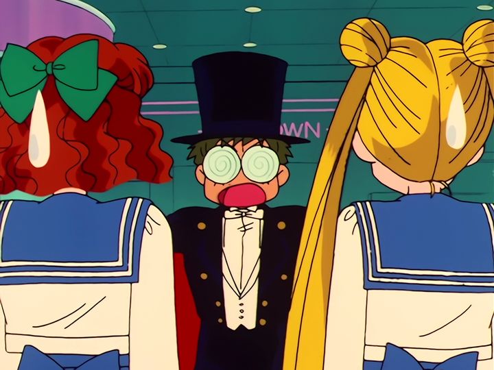 Umino asks Usagi for advice and becomes Tuxedo Umino Kamen