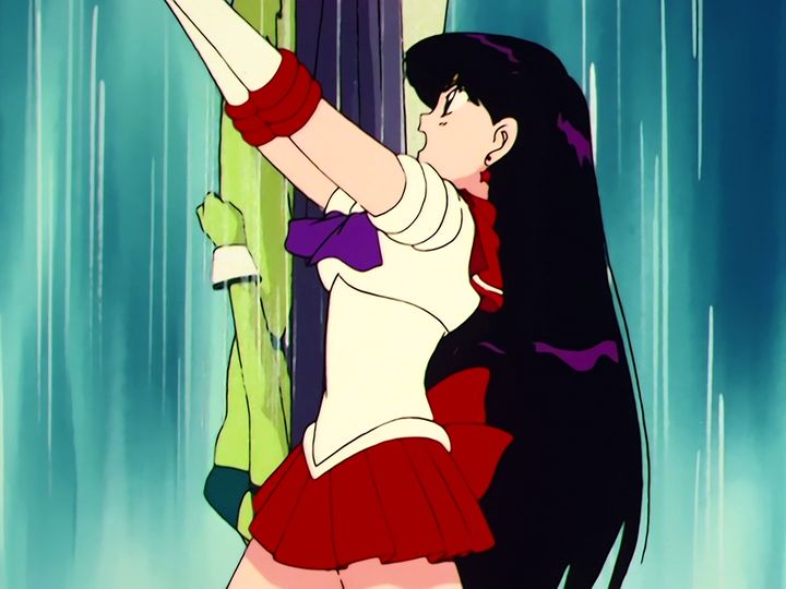 Sailor Mars dies last, and Sailor Moon walks on alone