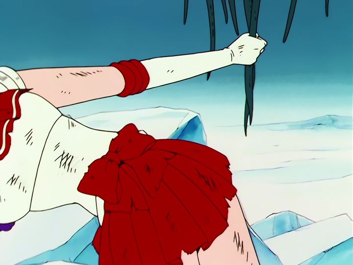 Sailor Mars dies last, and Sailor Moon walks on alone